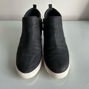 Susina Sneaker Wedge size 9